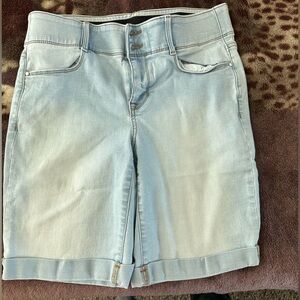 Apt 9 Bermuda shorts